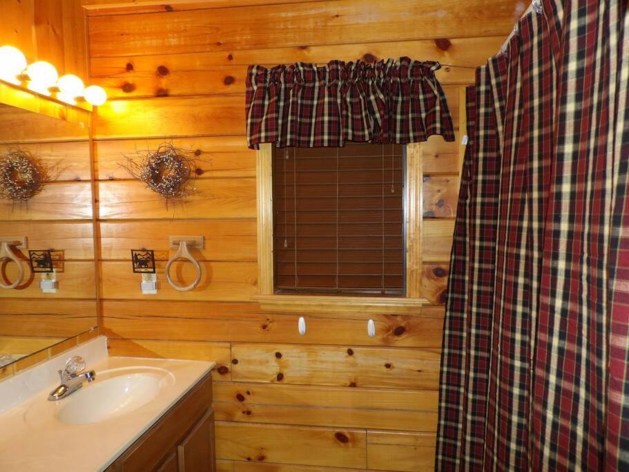 Beary Tale! Your Happily Ever After Starts Here! Holiday home Sevierville