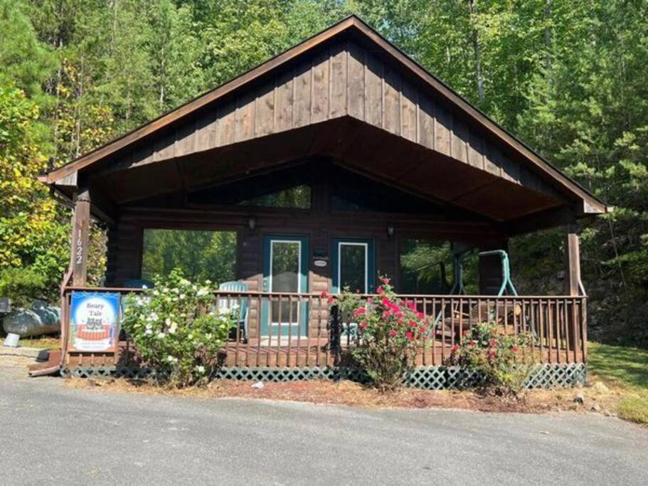 Beary Tale! Your Happily Ever After Starts Here! * Sevierville