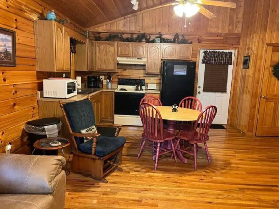 Beary Tale! Your Happily Ever After Starts Here! Holiday home Sevierville